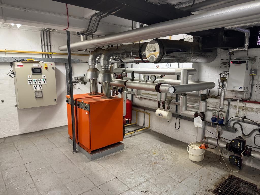 Lot: 44381 - TO BE OFFERED IN OUR DECEMBER AUCTION UNLESS SOLD PRIOR FREEHOLD PREMISES IN CENTRAL LOCATION WITH PARKING - Boiler room